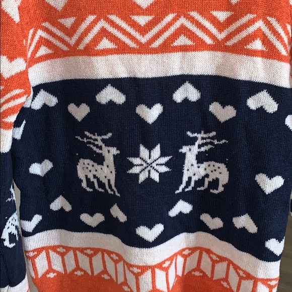 Christmas Sweater 🎄 - Picture 2 of 4